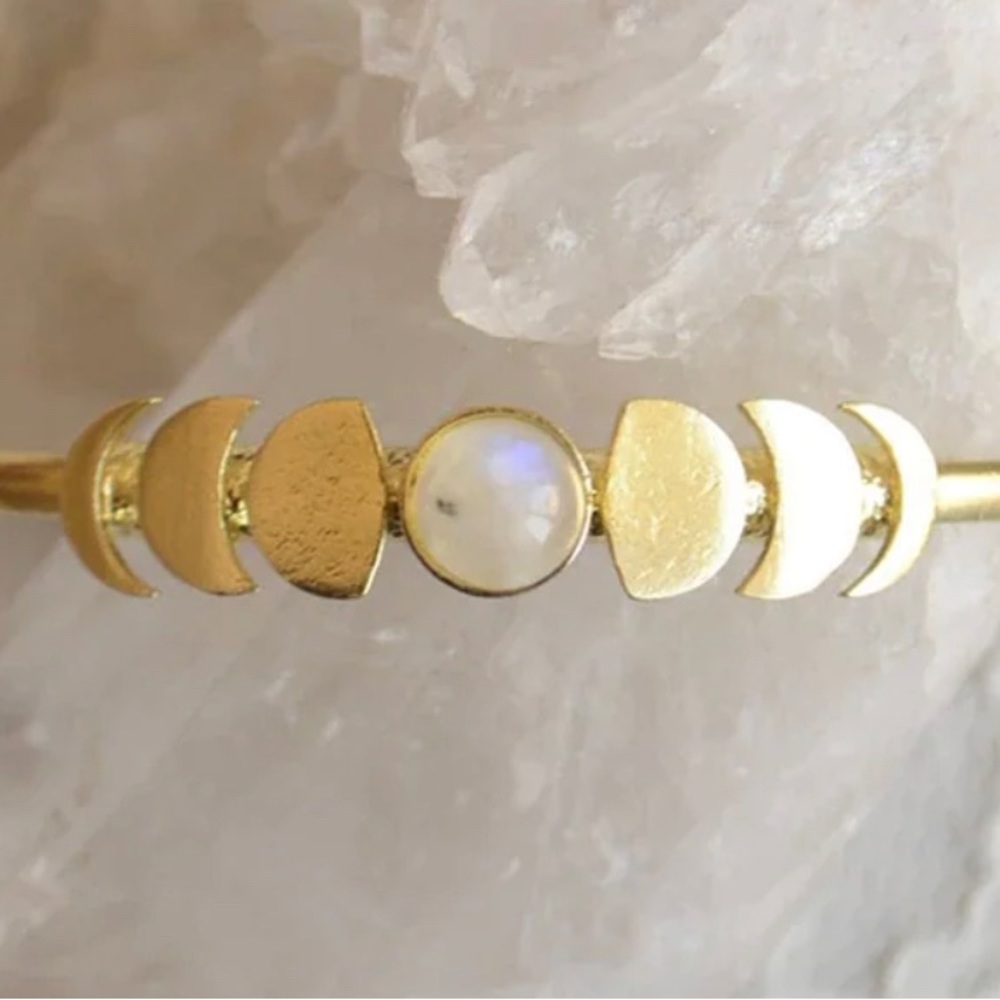 Vintage Moon Phase Bracelet 🌙